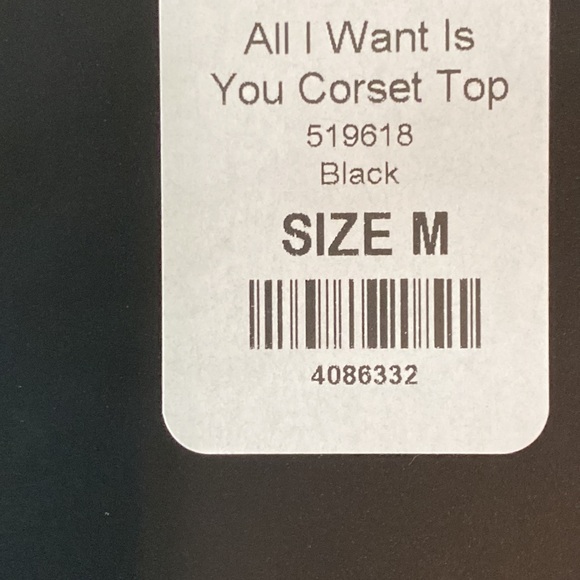 New corset top size medium - Picture 3 of 3